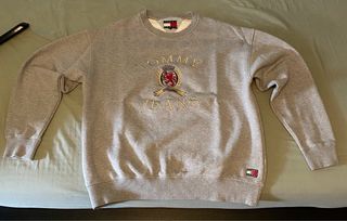 Felpa Tommy Jeans grigia con stemma ricamato