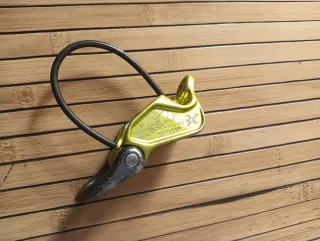 Asegurador escalada Petzl Grivel Black Diamond