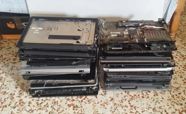 Lote carcasas y piezas portatiles