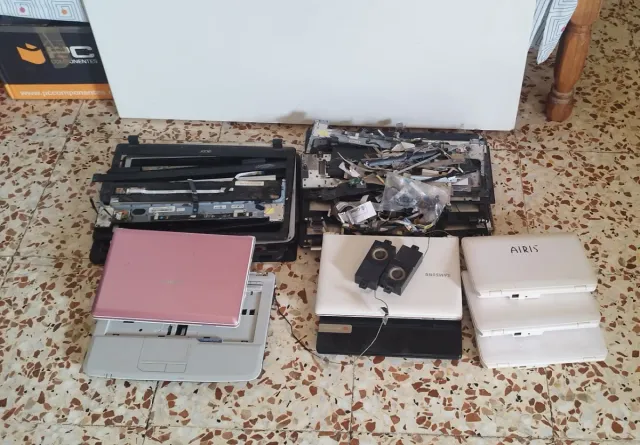 Lote carcasas y piezas portatiles