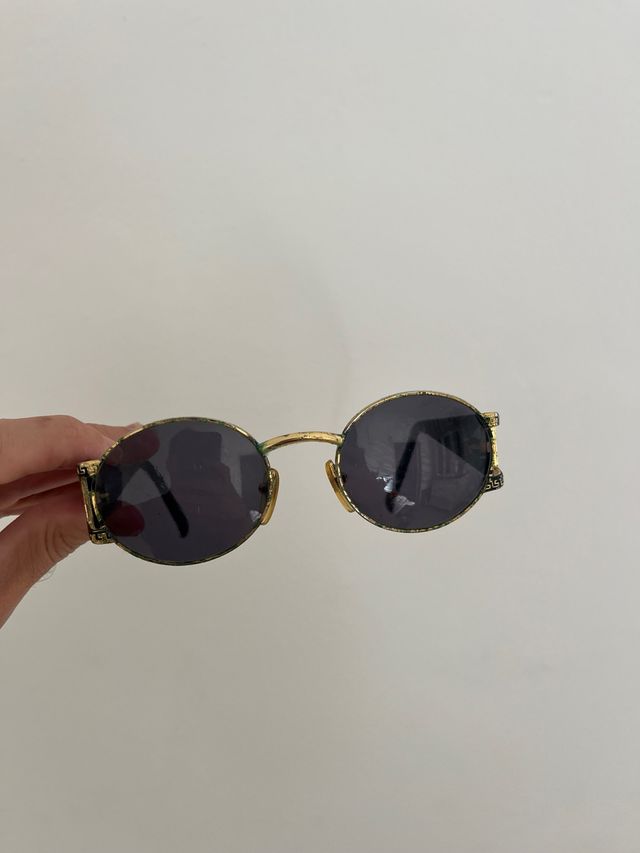 Gafas de sol Versace doradas y negras