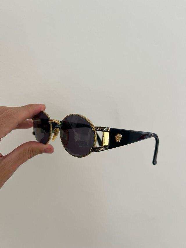 Gafas de sol Versace doradas y negras