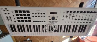 Teclado Controlador MIDI Arturia Keylab 61 MKII