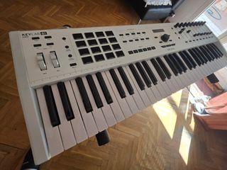 Teclado Controlador MIDI Arturia Keylab 61 MKII