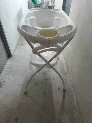 Bañera para bebé con patas CAM