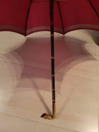 Paraguas eclesiástico vintage con acabado en nacar