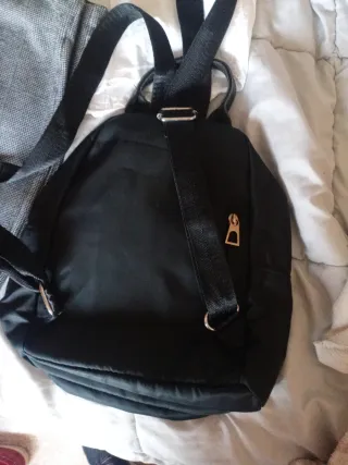 Lote Ropa Mujer Talla S y Mochila Negra