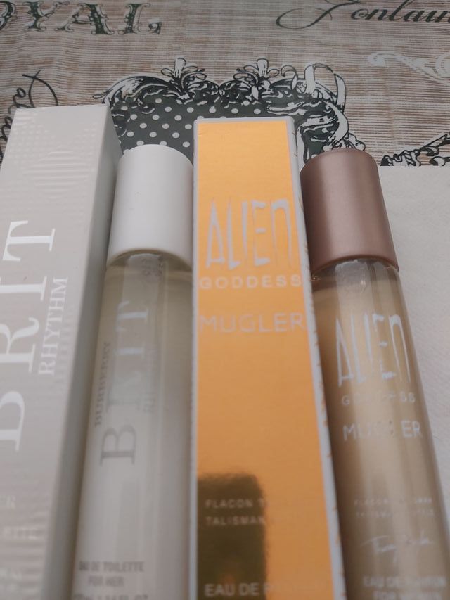 Perfume Burberry Brit Rhythm y Mugler Alien