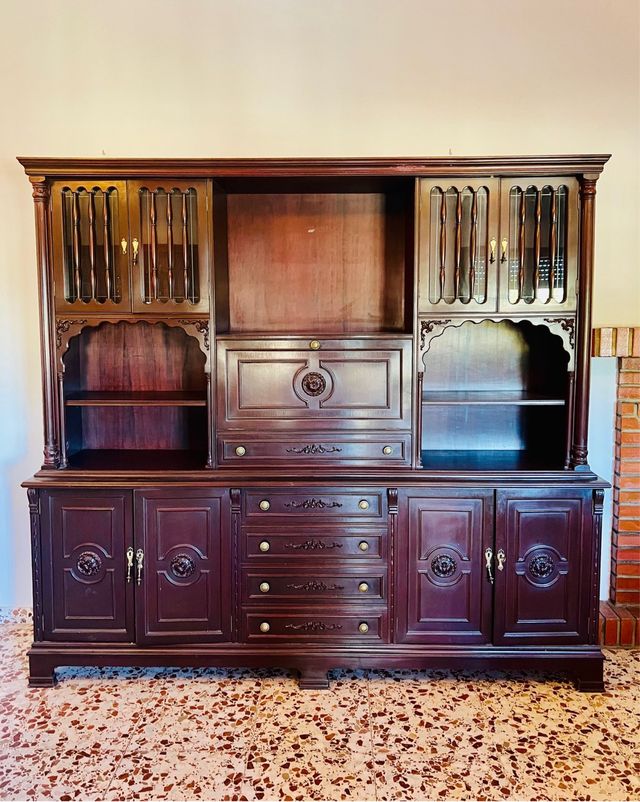 Mueble aparador clásico de salón en madera maciza