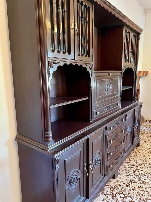 Mueble aparador clásico de salón en madera maciza