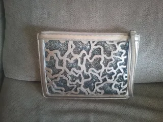 Cartera tous de mano beige y plateada