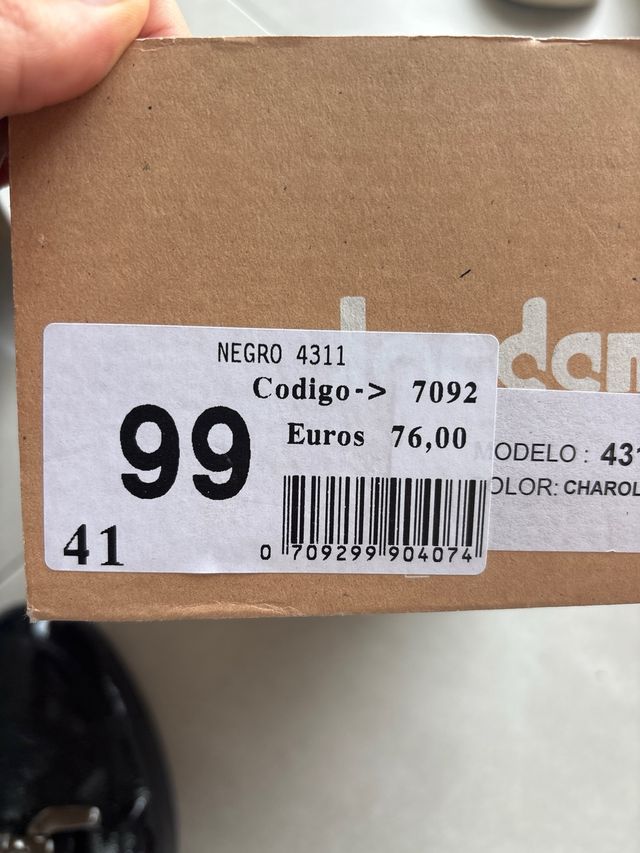 Mocasines charol Jordana hebilla talla 41