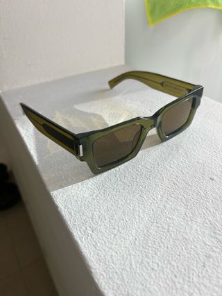 Gafas de sol Yves Saint Laurent verdes