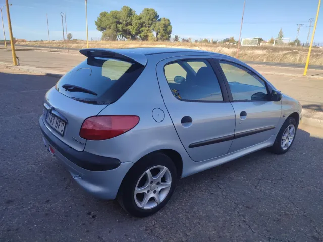 Peugeot 206 2001 2.0HDI 181.000