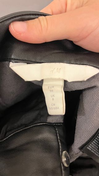 Pantalón cuero ecológico tiro alto T36