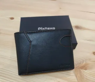 Cartera de piel negra y marrón