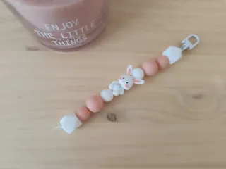 Llaveros personalizados flores y cuentas