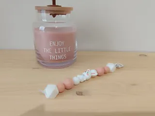 Llaveros personalizados flores y cuentas