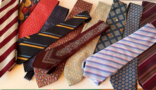 Pack 12 corbatas caballero diferentes estilos