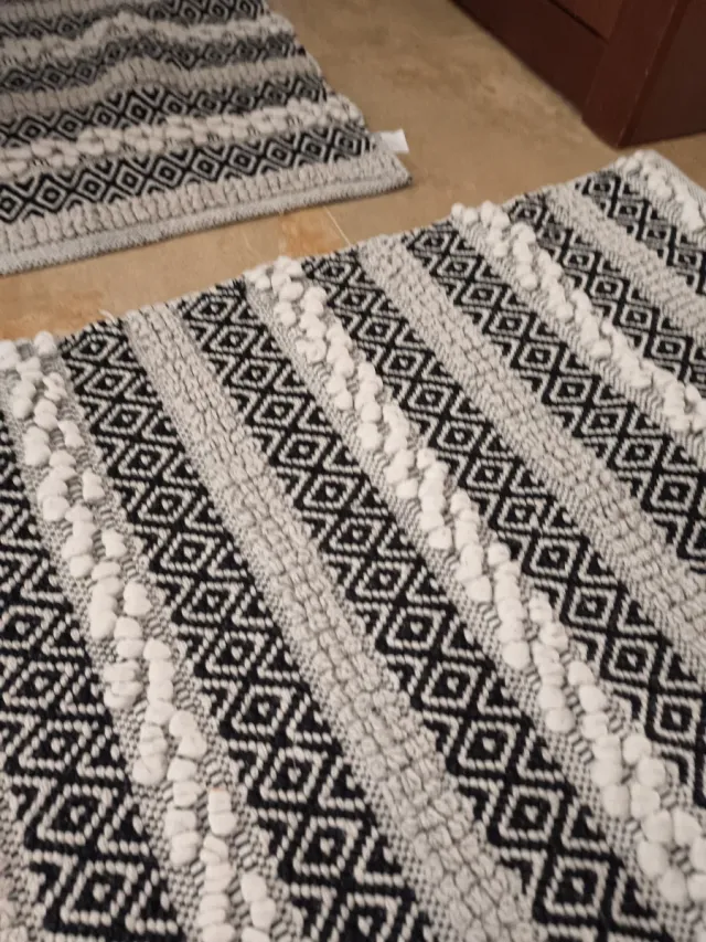 2 Alfombras Tejidas Diseño Geométrico