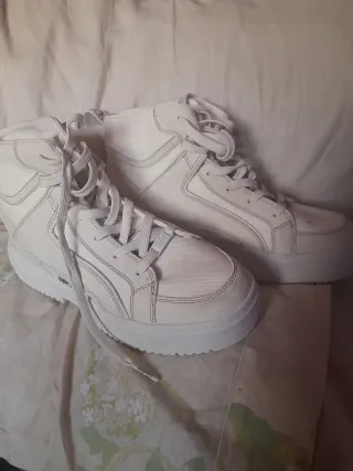 Botas Buffalo blancas