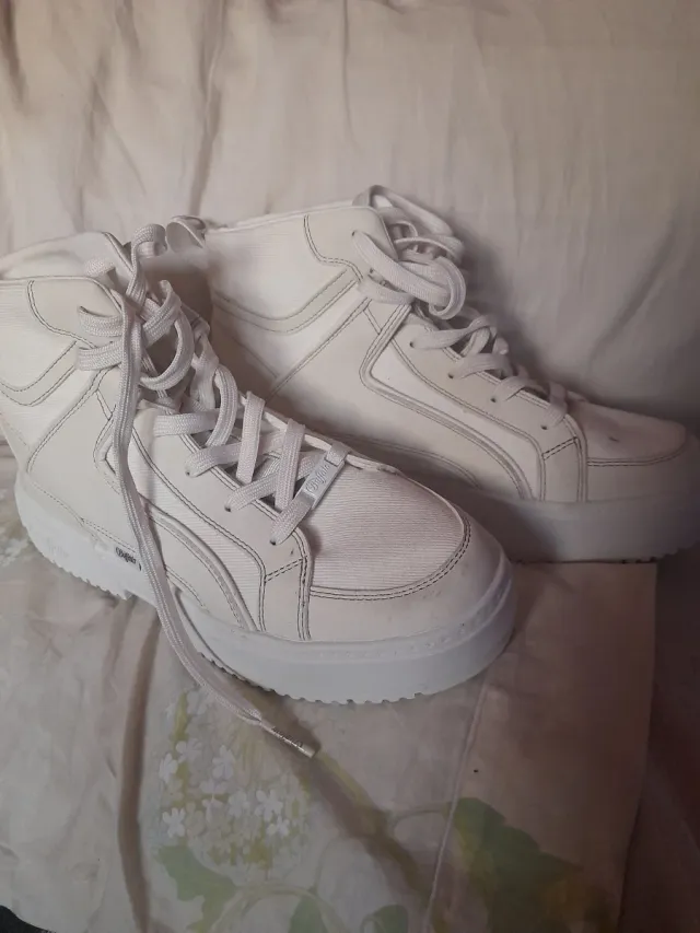 Botas Buffalo blancas