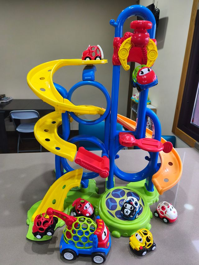 Oball Go Grippers Pista con Coches y Grúa