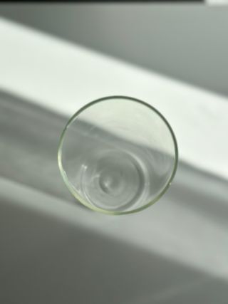 Jarrón alto de cristal transparente