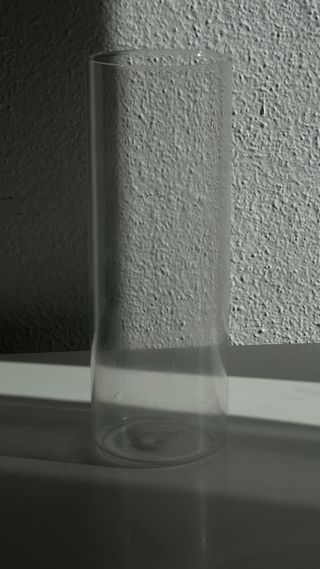 Jarrón alto de cristal transparente