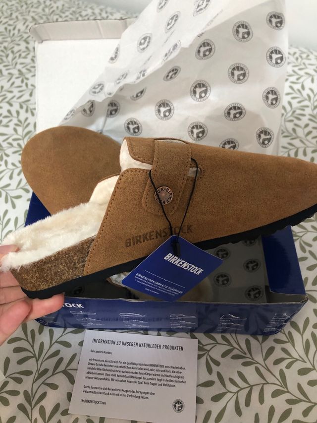 Zuecos Birkenstock Marrones con Borreguito