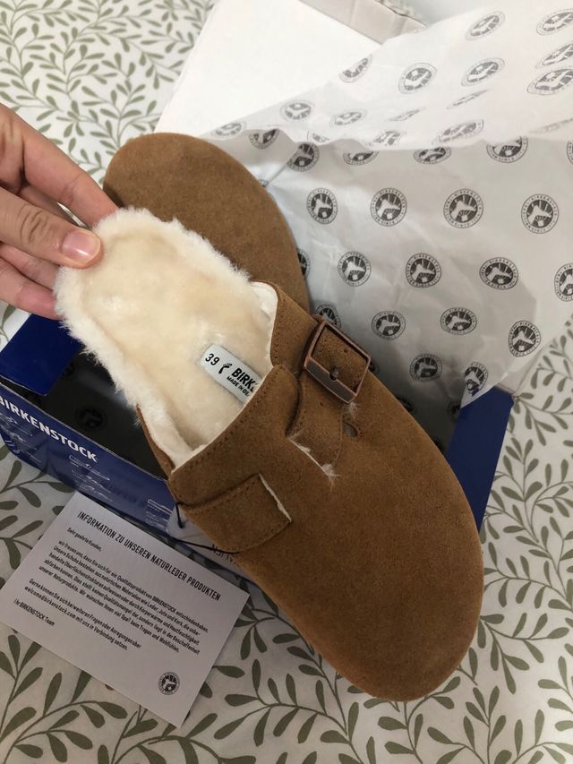 Zuecos Birkenstock Marrones con Borreguito