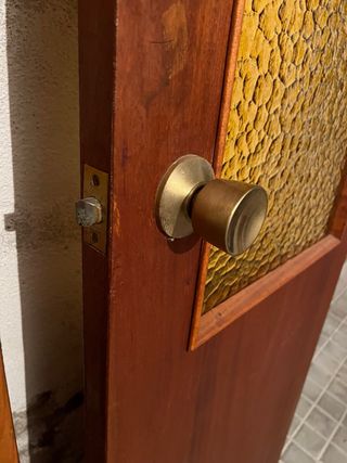 Puerta doble madera con cristales texturizados