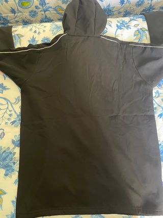 Chaqueta Nike Dri-Fit Negra con Rayas Blancas