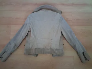 Cazadora serraje beige Stradivarius