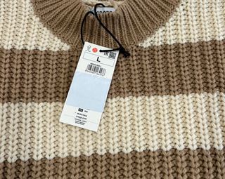 Jersey corto de rayas beige y blanco