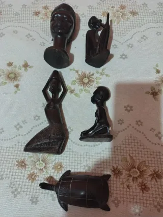 9  Bonitas Piezas Ébano macizo talladas a mano.