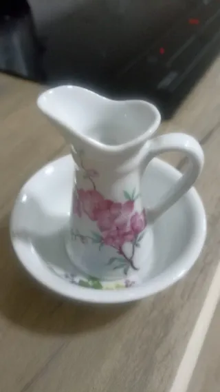 9 Miniaturas de porcelana. 4€/u. 30€ todas. Decora