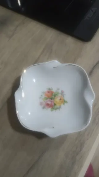 9 Miniaturas de porcelana. 4€/u. 30€ todas. Decora