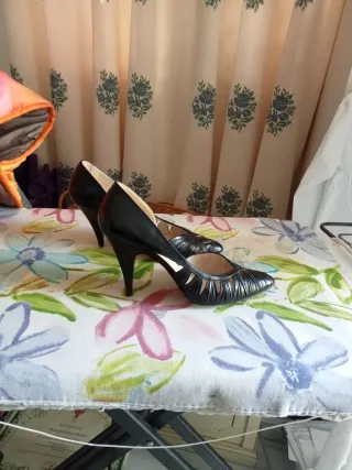 Zapatos de tacón negros