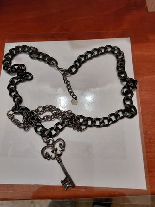 Colgante de llave con cadena