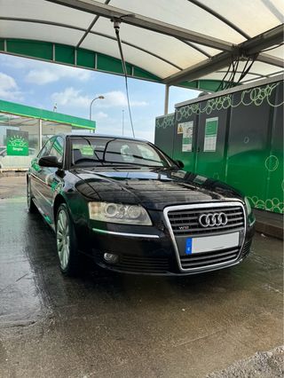 Audi A8 W12 2004