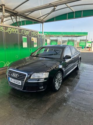 Audi A8 W12 2004