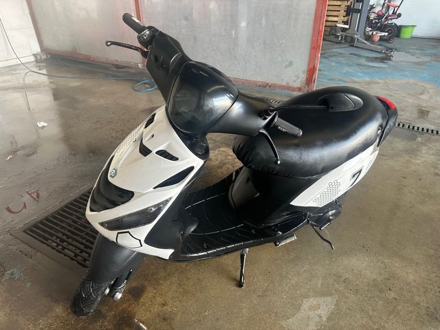 Piaggio Zip SP