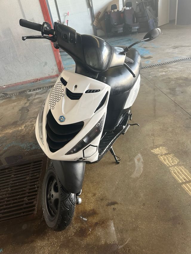 Piaggio Zip SP