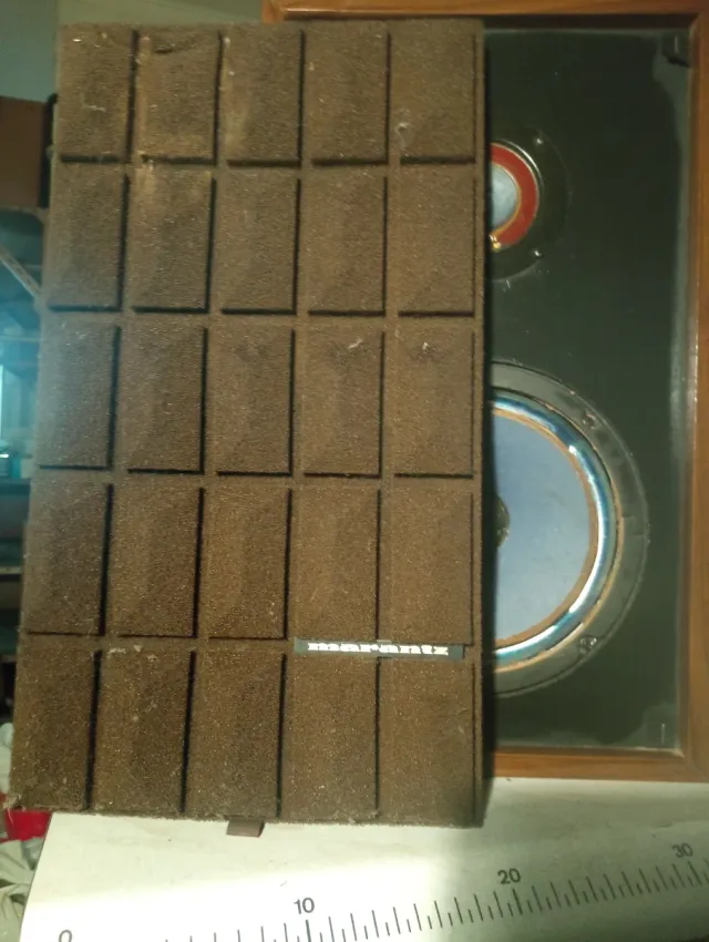 Altavoces Marantz Marrones y Negros vintage