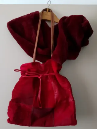 Borsa di pelliccia e scaldacollo finta pelliccia