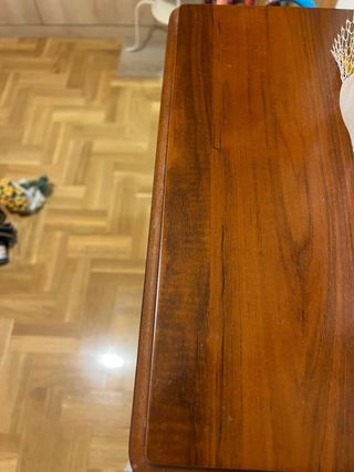 Vitrina / aparador de madera con cajón