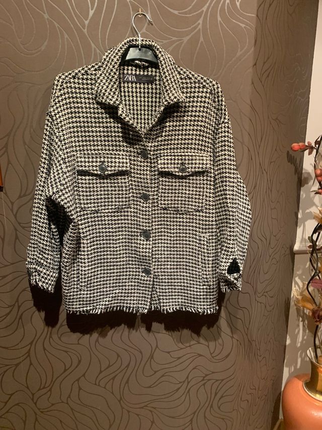 Chaqueta Zara cuadros flecos