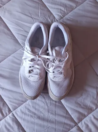 Zapatillas Nike Air Max Beige y Blancas
