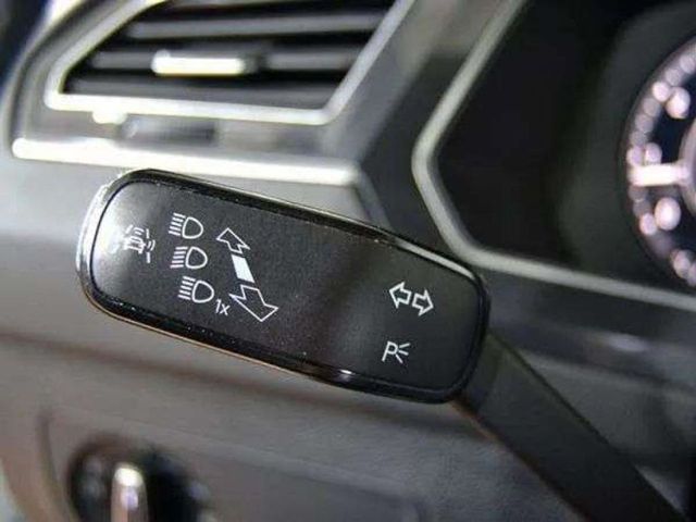 Volkswagen Tiguan R-Line 1.4 TSI 100kW (150CV) DSG 4Motion